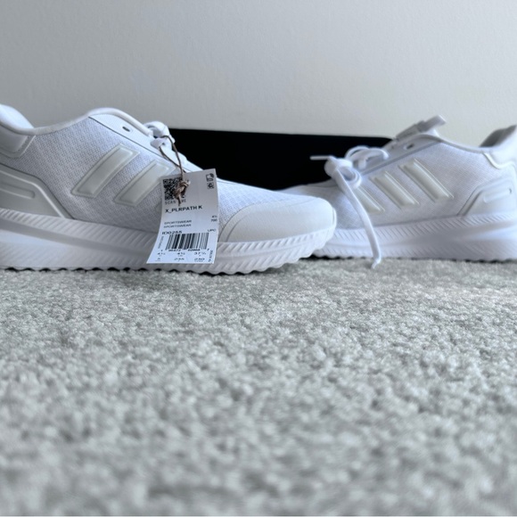 Adidas Cloudfoam Youth NWT - Picture 1 of 6